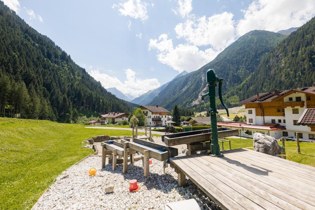 Landhaus Pfurtscheller Neustift im Stubaital Exterior foto